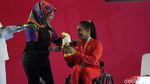 Tawa Bahagia Ni Nengah di Atas Kursi Roda