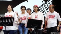 Elek Yo Band tampil di konser amal Gala Dana 100 Biduan, 100 Hits untuk Palu di Lippo Mall Kemang, Jakarta Selatan, Jumat (5/10/2018). Istimewa/Lippo Mall Kemang.