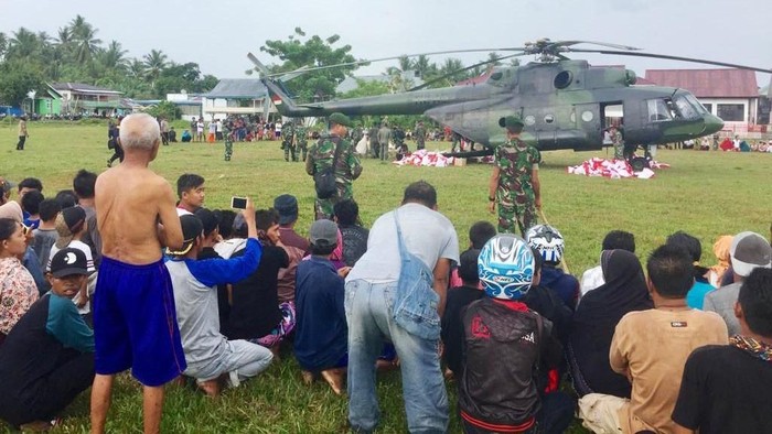 Helikopter jenis MI-17 dikerahkan untuk mengangkut bantuan untuk korban gempa di Donggala, Sulawesi Tengah. Helikopter itu milik Skadron 31/Serbu Penerbad TNI AD.