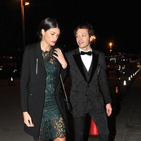 Linda Morselli lebih dulu dikenal sebagai kekasih Valentino Rossi. Keduanya berpacaran sejak 2012 dan putus pada 2016. Linda disebut-sebut sebagai pacar terawet pebalap bintang iklan Yamaha tersebut. Foto: Dok. Getty Images, Instagram