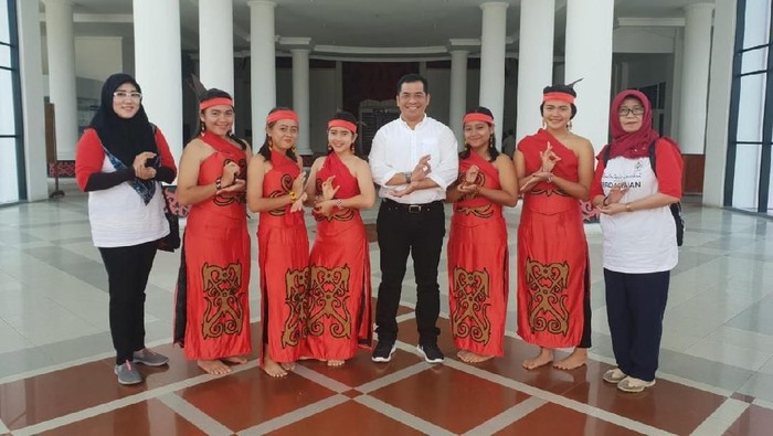 Penguatan Pranata Adat, Cara Kemendes Damaikan Desa di Ngabang