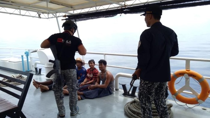 Bakamla Amankan Kapal Asing di Teluk Aru, Krunya Bawa Narkoba
