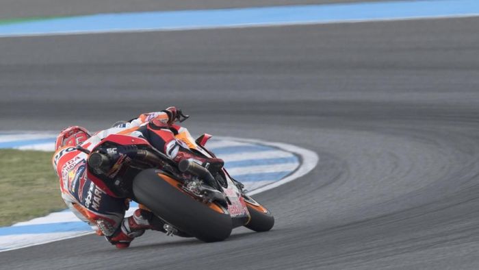 Menangi duel sengit dengan Dovizioso di Thailand, Marquez kian dekat dengan gelar juara (Mirco Lazzari gp/Getty Images) Menangi duel sengit dengan Dovizioso di Thailand, Marquez kian dekat dengan gelar juara (Mirco Lazzari gp/Getty Images)