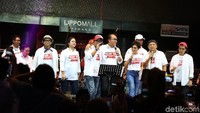Dalam konser amal ini mereka mendapat tambahan personel yakni Yuni Shara dan Tantowi Yahya. Istimewa/Lippo Mall Kemang.