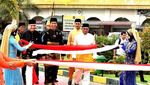 Momen Jokowi Dianugerahi Gelar Bangsawan Tertinggi Kesultanan Deli