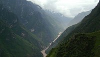 PLTA Xiangjiaba Dam di Yunnan, China ini memiliki kapasitas terpasang 6.448 MW. Istimewa/Geoshen.