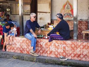 Episode Terakhir Anthony Bourdain Parts Unknown Akan Tayangkan Kuliner Indonesia