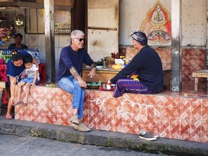 Episode Terakhir Anthony Bourdain Parts Unknown Akan Tayangkan Kuliner Indonesia