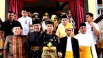 Momen Jokowi Dianugerahi Gelar Bangsawan Tertinggi Kesultanan Deli