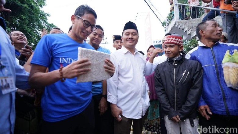 Wow.. Sandi Terkesima Temukan Tempe Sebesar Tablet di Jember Wow.. Sandi Terkesima Temukan Tempe Sebesar Tablet di Jember