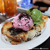 Bagaimana Kalau Sore Ini Ngemil Roti  Bakar dengan Topping 