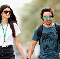 Hubungan Linda dengan Alonso sebenarnya sudah tercium sejak Juli 2016, tidak lama setelah dia putus dari Rossi. Model dengan tinggi 175 cm itu kerap datang ke pertandingan F1 untuk mendukung pebalap 37 tahun tersebut. Foto: Dok. Getty Images, Instagram