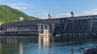 PLTA Krasnoyarsk Dam di Divnogorsk, Rusia ini memiliki kapasitas terpasang 6.000 MW. Istimewa/Geoshen.