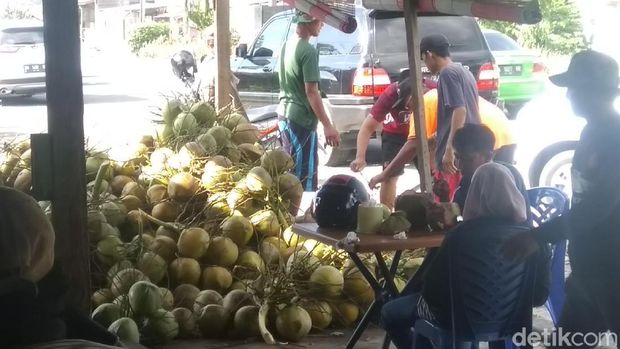 Sepekan Pasca Gempa, Aktivitas Warga di Kota Palu Mulai Ramai