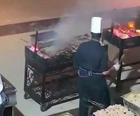 Dituduh Sebarkan Bakteri E-Coli di Makanan Tamu, Chef Ini Dipecat