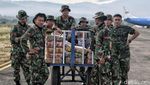 TNI Jaga Bantuan untuk Korban Gempa Sulteng