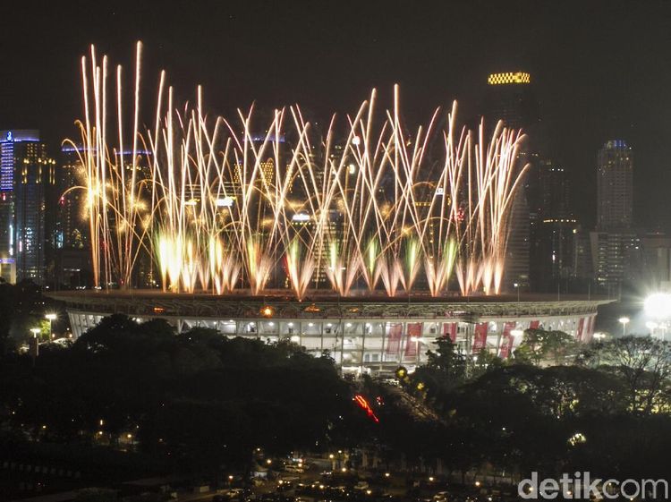 Pesta Kembang Api Meriahkan Pembukaan Asian Para Games 2018