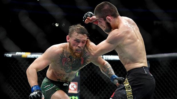 Conor McGregor kalah dari Khabib Nurmagmedov di ronde keempat. (