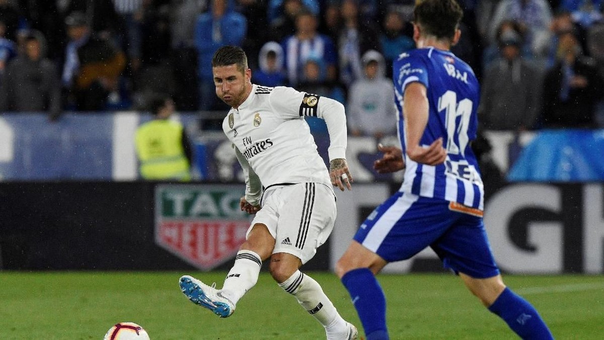 Sergio Ramos menilai mengganti Julen Lopetegui bukan solusi untuk Real Madrid saat ini (Foto: Vincent West/Reuters)