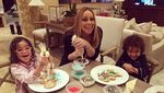 Pesona Diva Mariah Carey, Saat Masak Lasagna hingga Makan Bareng Kekasih