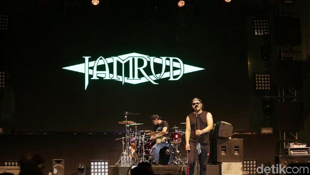 Nostalgia Bersama Jamrud di Synchronize Fest 2018