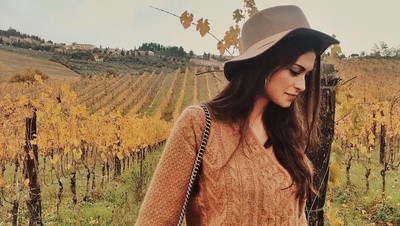Foto: Liburannya Pacar Fernando Alonso yang Seksi