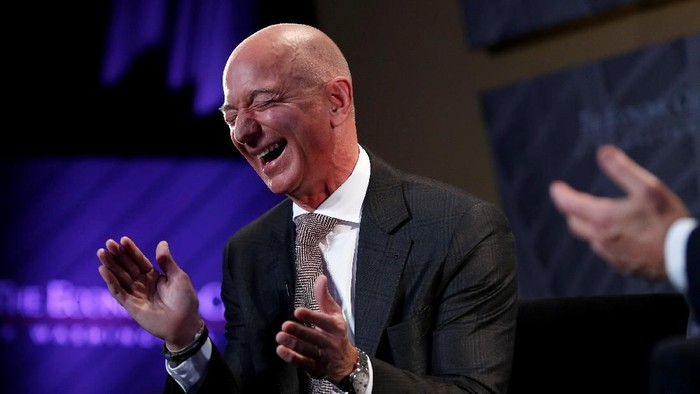 Jeff Bezos, pendiri Amazon, sukses mempertahankan posisinya sebagai orang paling kaya sejagat. Foto: Reuters