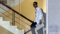 Anak buah Enang Syamsie pun sebelumnya dipanggil oleh penyidik KPK untuk dimintai keterangannya sebagai saksi bagi tersangka Lucas, yang merupakan pengacara dari Eddy Sindoro.