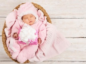 500 Daftar Nama Bayi Perempuan Islami Lengkap dengan Artinya
