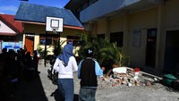 Menteri Pendidikan (Mendikbud) Muhadjir Effendy memerintahkan aktivitas belajar-mengajar di Palu dan Sulawesi Tengah mulai hari ini, Senin (8/10/2018). Kegiatan belajar mengajar di sekolah pun belum efektif. Istimewa/Antara Foto/Wahyu Putro A.