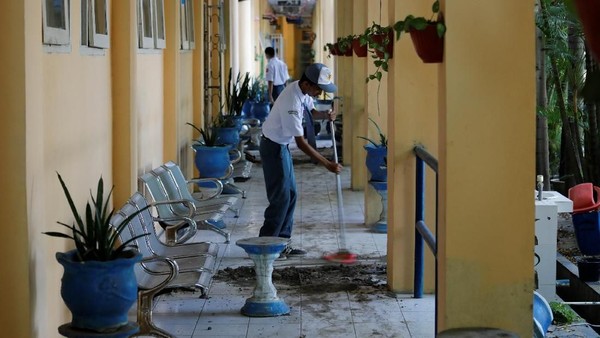 Melihat Hari Pertama Siswa Sekolah Pasca Gempa dan Tsunami di Palu