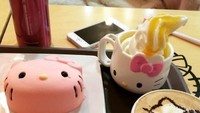 Ingin makan dessert serba Hello Kitty di Korea? Datangi saja Hello kitty Cafe di wilayah Seogyo-dong, Seoul.  Foto: Istimewa