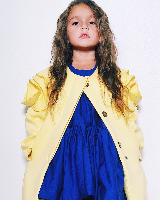 Tubuh mungilnya seringkali dibalut baju desainer, dari Moschino, Gucci sampai Dolce & Gabbana. Foto: Dok. Instagram @TaylenBiggs