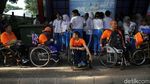 Nyamannya Trotoar GBK untuk Suporter Difabel