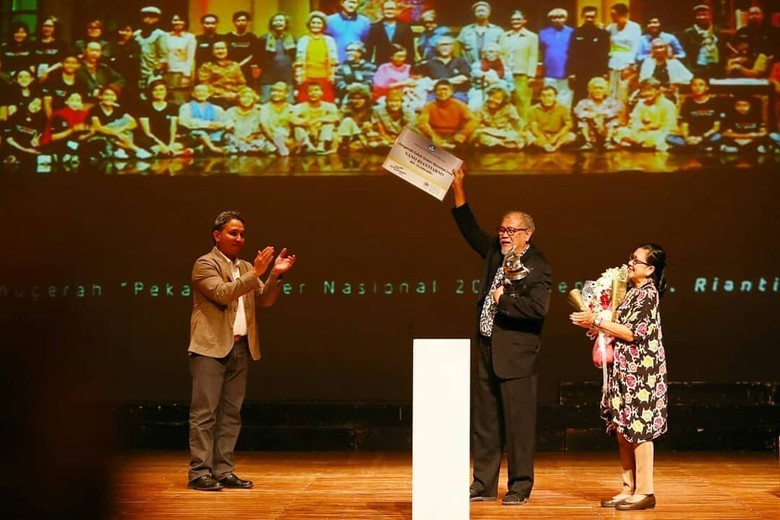 Nano Riantiarno Raih Anugerah Pekan Teater Nasional 2018 Nano Riantiarno Raih Anugerah Pekan Teater Nasional 2018