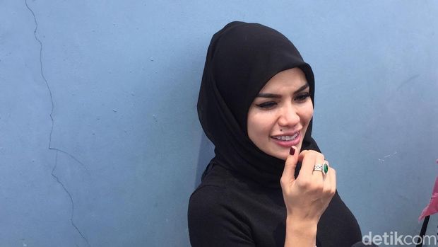 Roger Danuarta Mualaf, Nikita Mau Cerai Lagi setelah Dipukul Dipo
