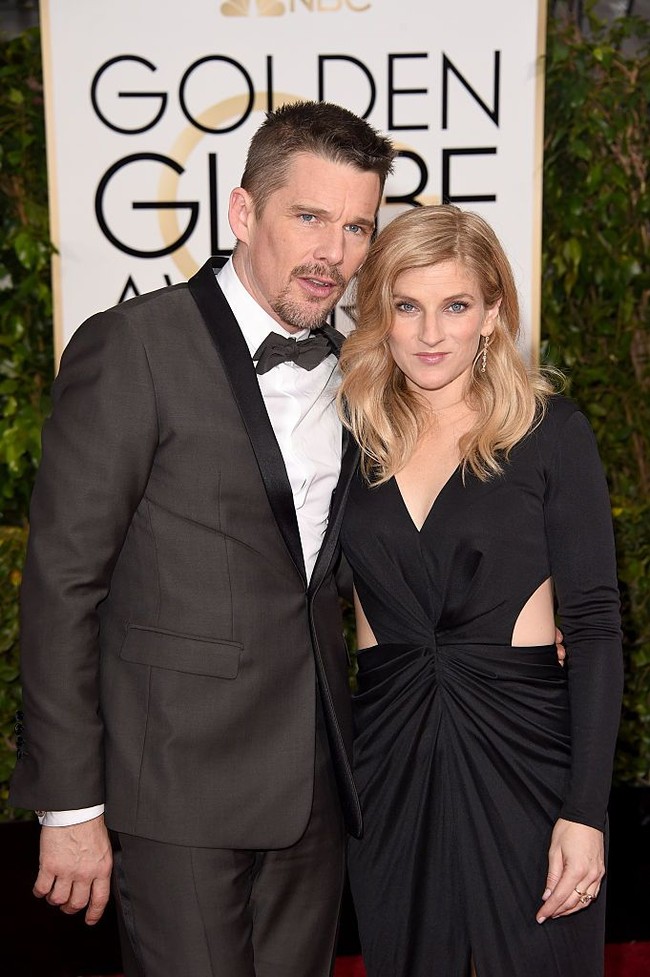 Ryan Hawke sebenarnya bertemu Ethan pertamakali pada 2004 saat kuliah di Universitas Columbia. Tidak ada keterangan pasti soal jurusan kuliah Ryan. Berbagai media hanya menyebutkan kalau wanita berambut pirang itu lulusan Universitas Columbia.  Foto: Getty Images