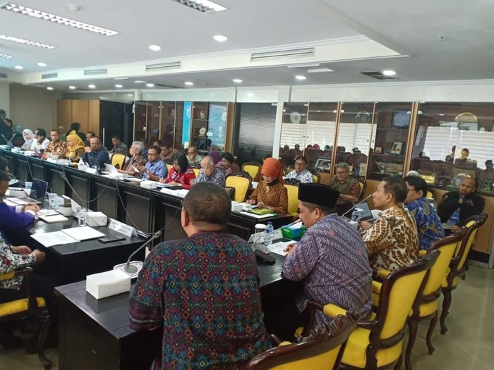Bersama BPJS Kesehatan, DPR Bahas Defisit Anggaran