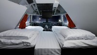 Ada 33 kamar di Jumbo Stay. Salah satunya Double Bed Ensuite Cockpit. Kamarnya berlokasi di kokpit lho! (Jumbo Stay) 