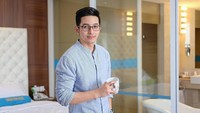 Aditya juga seorang penulis lho, ia sudah merampungkan novel pertamanya yaang berjudul Aditya Lee. Ia juga pernah beradu akting dalam film religi Lima Penjuru Masjid yang tayang 2017 lalu. Foto: instagram @adityaspratama