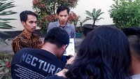 Dalam pelaporannya, GNR Jabar juga membawa sejumlah barang bukti berupa tangkapan layar soal berita pengeroyokan Ratna di sejumlah media. Istimewa.