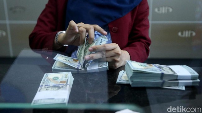 Proyeksi Pemerintah: Dolar AS Masih Rp 15.000 di 2019