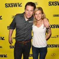 Dalam wawancara dengan media, Ethan menegaskan bahwa Ryan bukanlah orang ketiga dalam pernikahannya dengan Uma Thurman. Saat diwawancara pada 2013, aktor 43 tahun itu mengatakan bahwa perselingkuhan yang dilakukannya bukanlah aspek utama yang menyebabkan dia dan Uma bercerai. Uma sendiri juga tidak menyalahkan sang babysitter. “Pernikahan kami gagal. Aku bertanggungjawab penuh untuk kegagalan pernikahan ku sendiri,” katanya. Foto: Getty Images