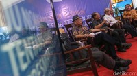 Para pembicara memberikan paparannya dalam diskusi 10 tahun UU No 37/2008 tentang Ombudsman Republik Indonesia (ORI) di Kantor ORI, Jakarta, Senin (8/10/2018).
