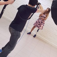 Sebelum terpilih sebagai salah satu model difabel yang ikut membuka Asian Para Games 2018, Rosalina Oktavia sudah lebih dulu dikenal di Negeri Singa. Dia menjadi model difabel di Singapura. Foto: Instagram @ kazzrozza