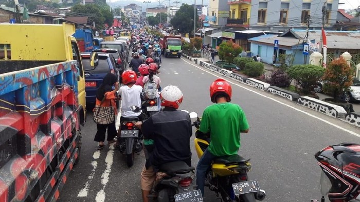 Tolak Pembongkaran, Pemilik Kios Jalan Sudirman Demo DPRD Ambon