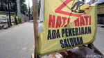 Lubang Menganga dan Jalan Macet Gara-gara Galian Kabel di Kemang