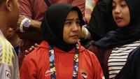 Miftahul Jannah terlihat sedih usai didiskualifikasi oleh wasit. ANTARA FOTO/BOLA.COM/M Iqbal Ichsan.