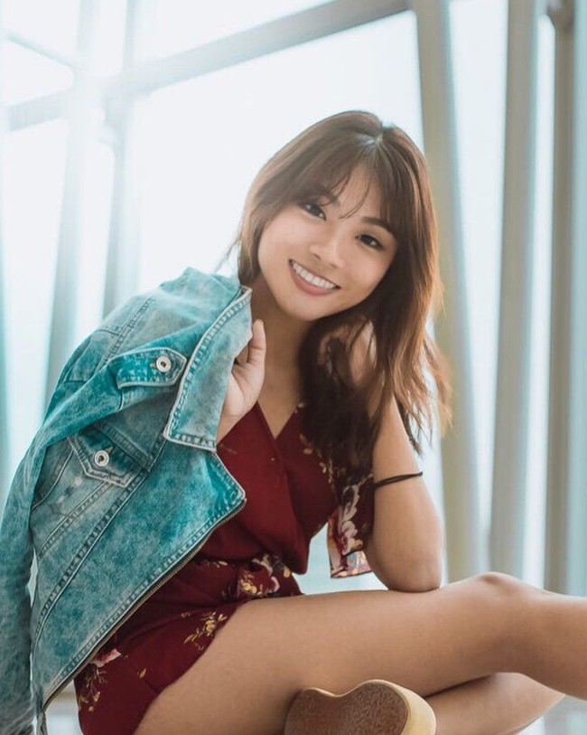 Teo kerap kali mempromosikan berbagai merek kecantikan, fashion, dan olahraga di akun Instagramnya. Foto: Instagram @xclarieacaciateo