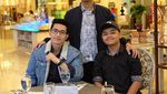 9 Pose Makan Dokter Ganteng Aditya Surya Pratama yang Bikin Wanita Melting